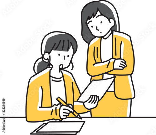 紙に書いて質問する女性社員