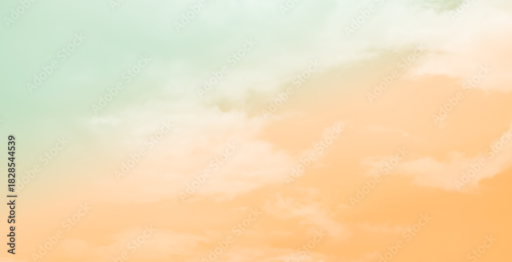 Fototapete mit Pastellhimmel mit orange-grünem Farbverlauf #1828544539