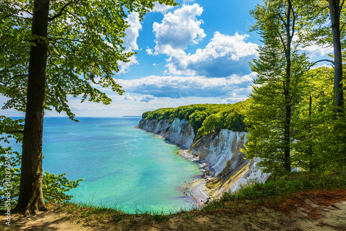 Kreidefelsen an der Küste der Ostsee auf der Insel Rügen