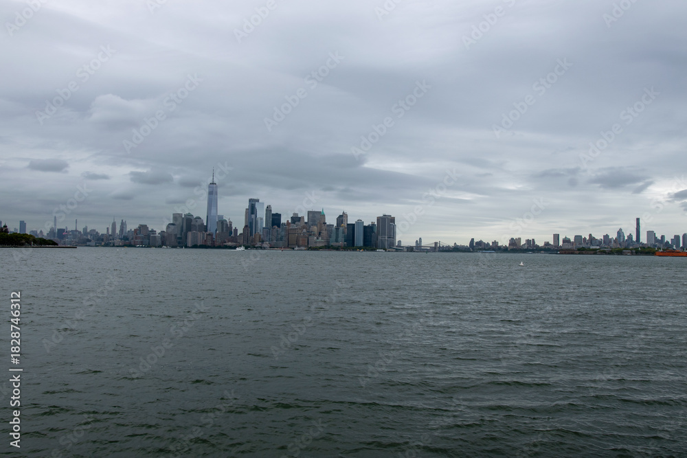 Naklejka premium New York City Skyline from the Water