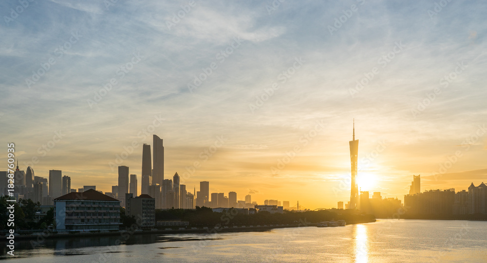 Fototapeta premium Sunrise over the Guangzhou skyline, China