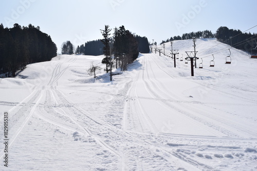 スキー場 リフト 雪景色
