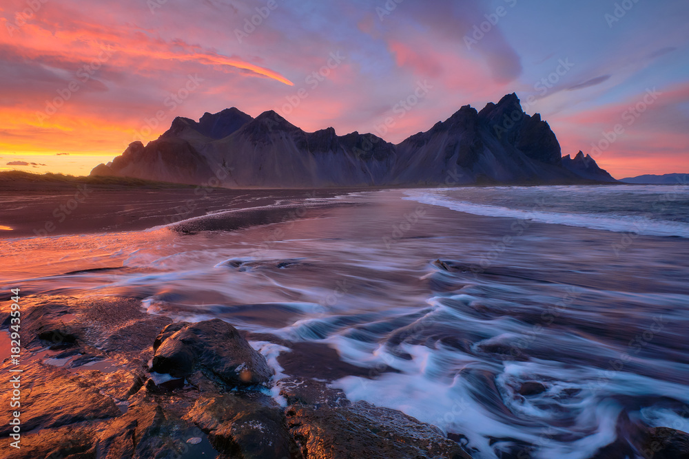 Fototapeta premium Sunset at Stokksnes