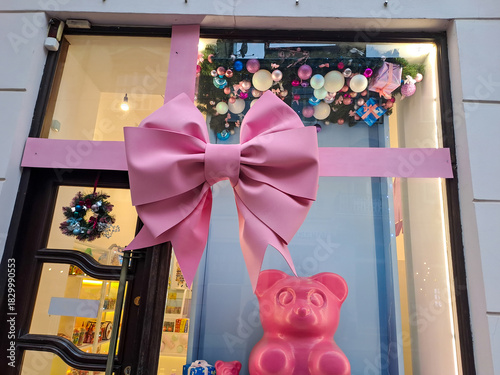 Wallpaper Mural Store display decorated for Christmas Torontodigital.ca