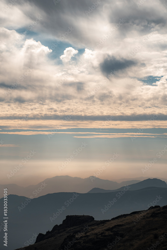 Obraz premium sunset over the mountains