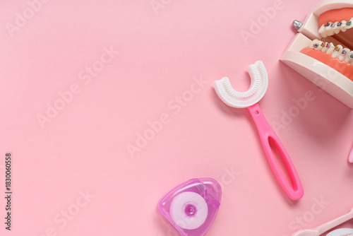Children's toothbrush with ...