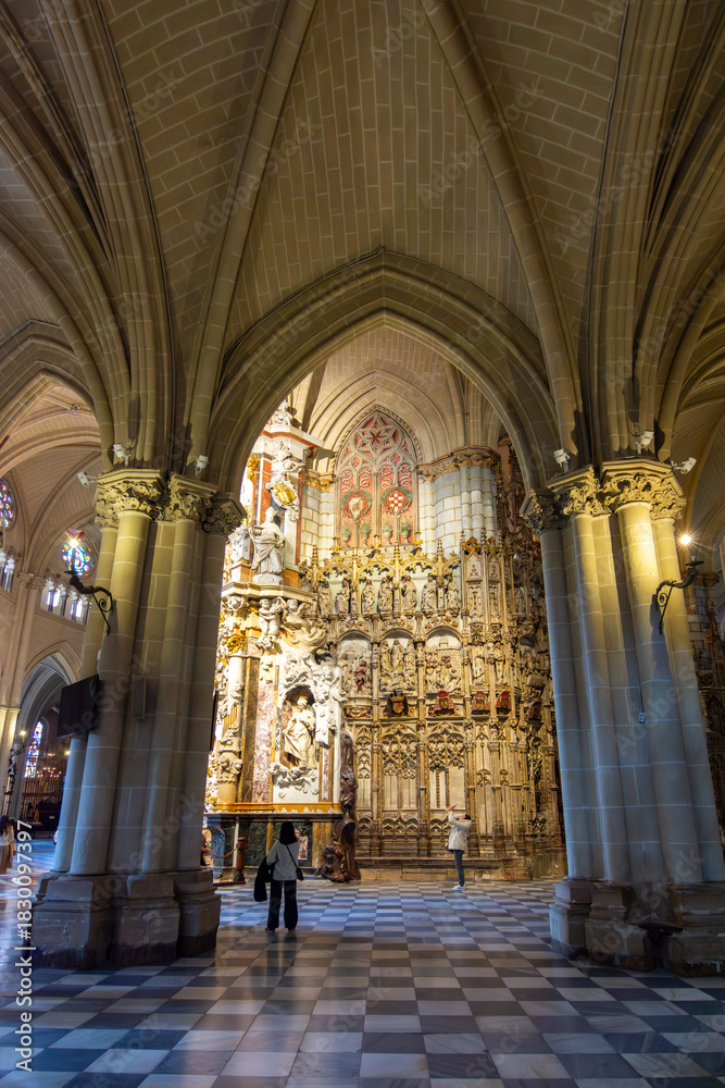 Obraz premium Interiors of Toledo cathedral, Spain