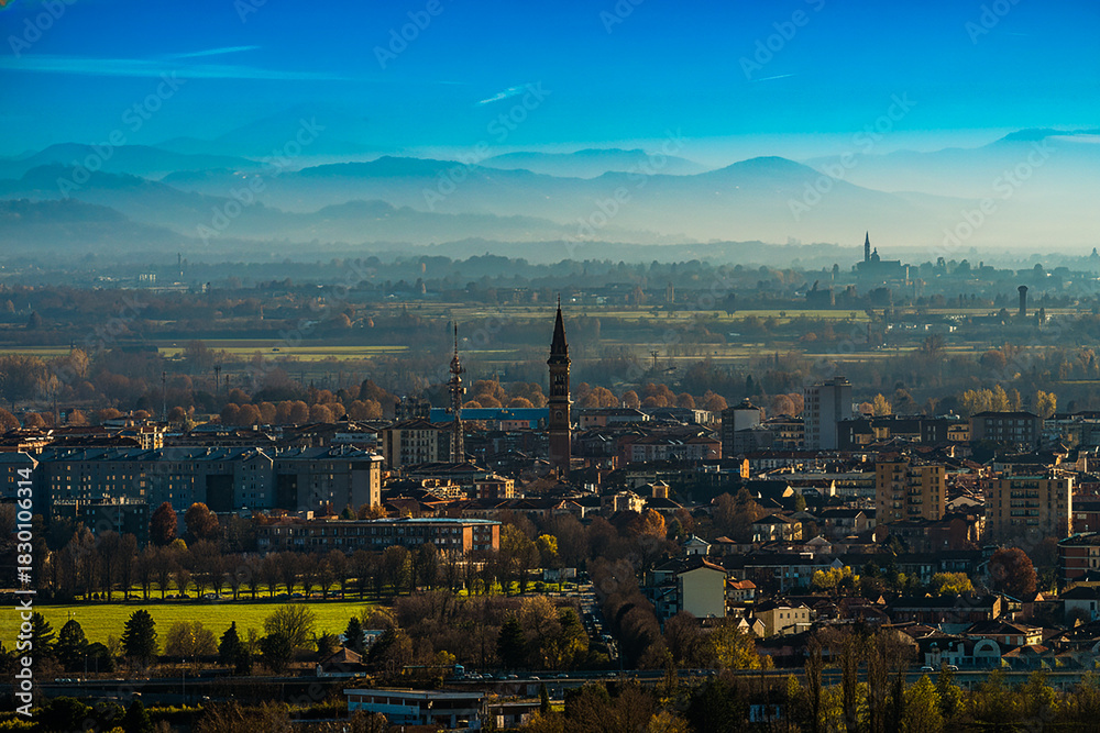 Fototapeta premium Veduta campanile Duomo Alessandria da Valle San Bartolomeo - Alessandria - Piemonte - Italia