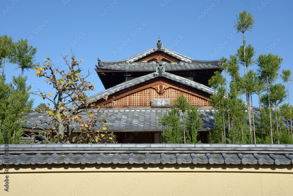 Naklejka premium 秋の大徳寺 大慈院参道から瑞峯院を望む 京都市北区紫野