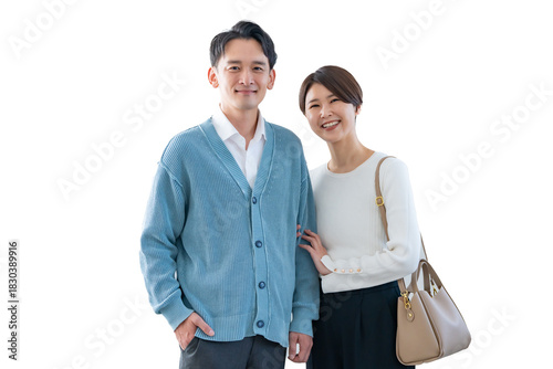 仲良しカップルの信頼関係を表すイメージ写真・背景透過