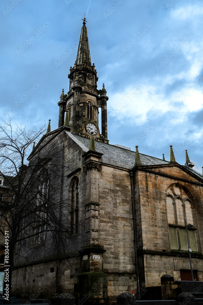 Fototapeta premium Historic Tron Kirk architecture and clock tower in Edinburgh