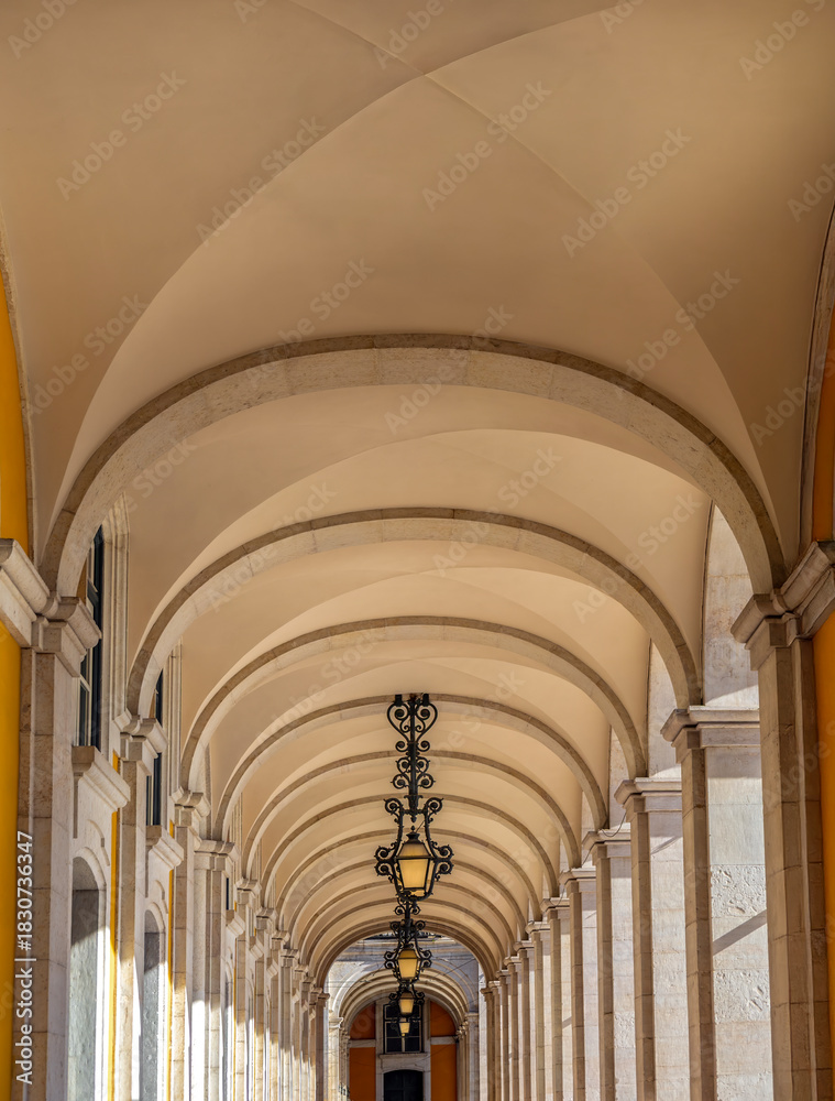 Fototapeta premium Arcadas da Praça do Comércio de Lisboa 