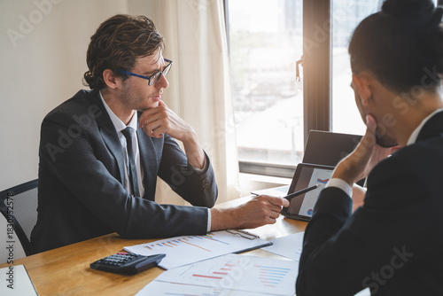 Foto financial advisory services
