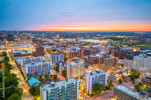 Cuadro en lienzo St. Louis, MO, USA Downtown Apartment Blocks 1951