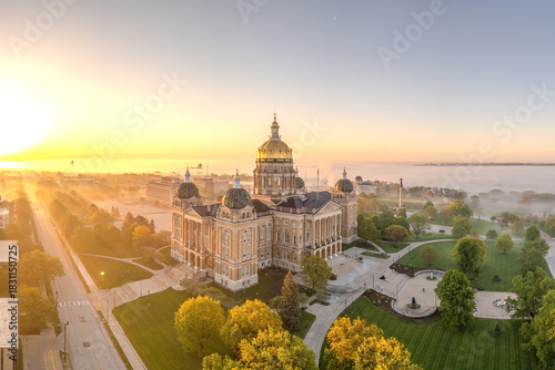 Obraz na plátne Des Moines, Iowa, USA with the Capitol Building 1944