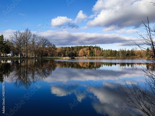 Herbstlandschaft am See