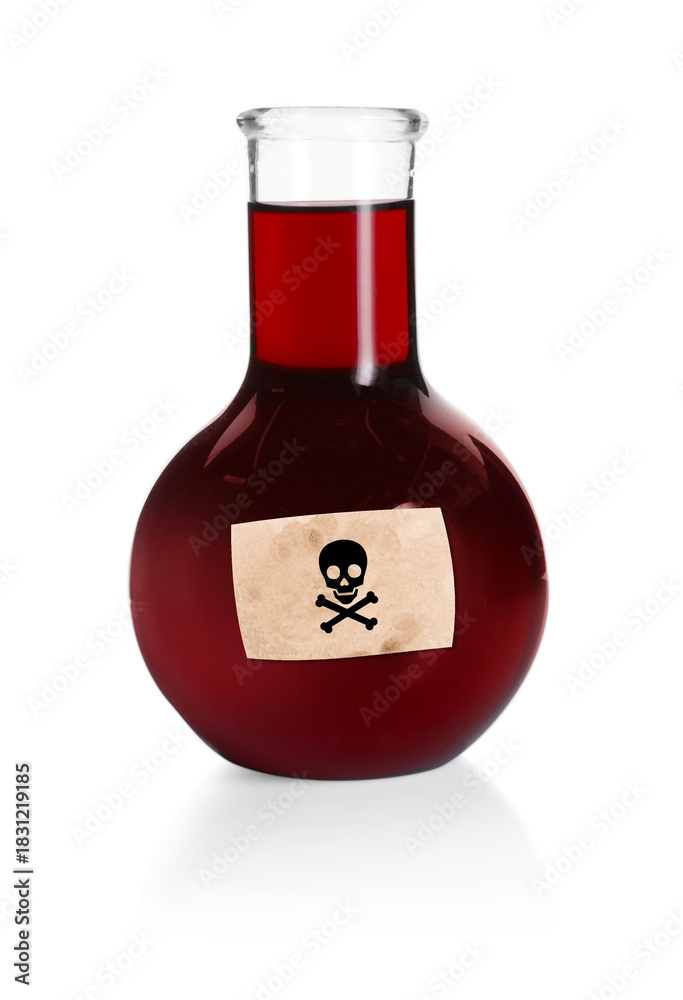 Naklejka premium Poison in flask isolated on white. Laboratory glassware with skull and crossbones label