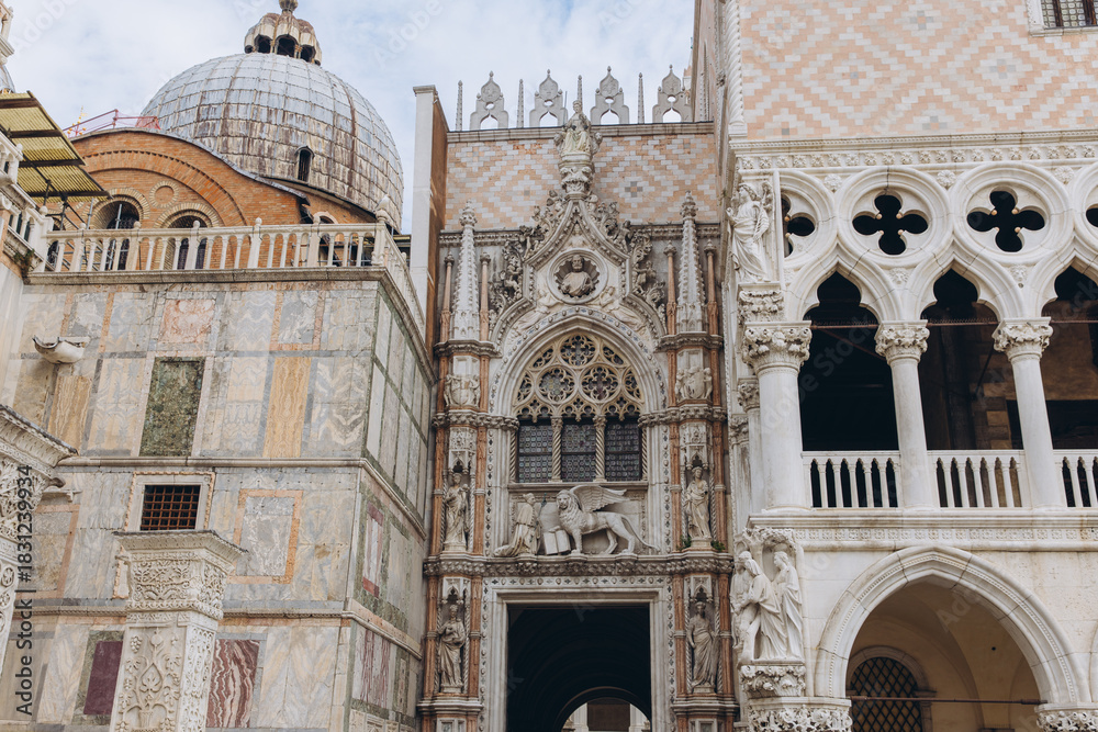 Fototapeta premium Doge's Palace Porta della Carta Venice Italy architecture