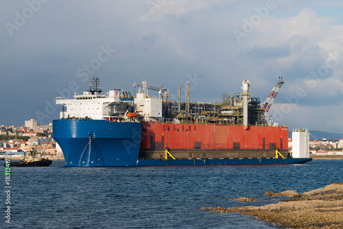 Giant Industrial Heavy Lift Ship Transporting Large Offshore Structure