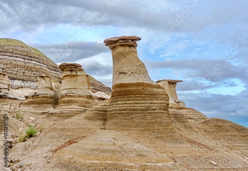 Bild auf Leinwand Drumheller’s stunning Sandstone Hoodoos are a major attraction
