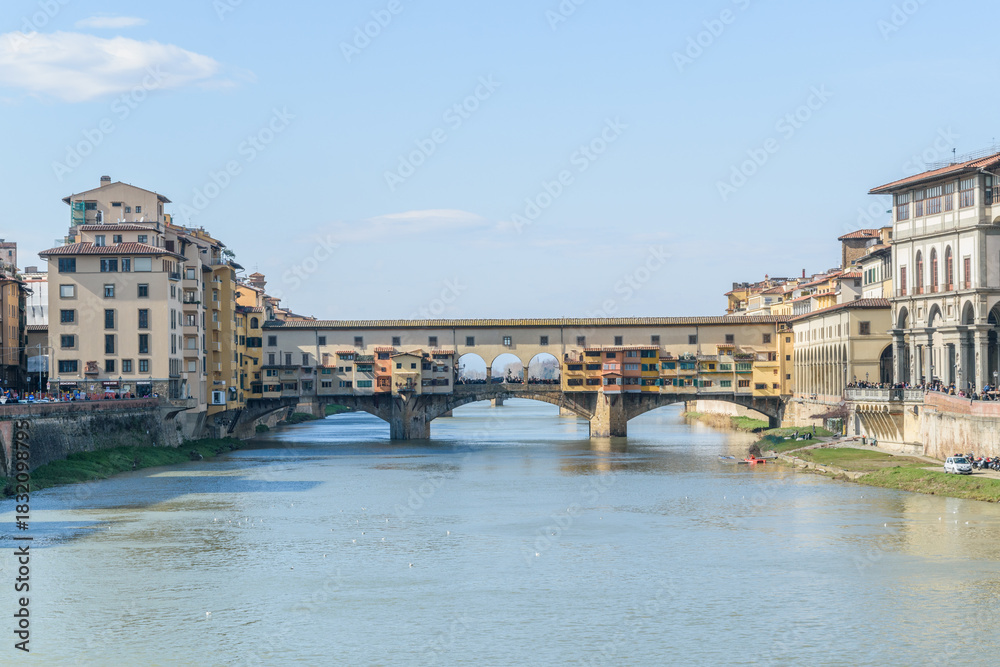 Fototapeta premium Historic Ponte Vecchio bridge over Arno River, Florence, Italy