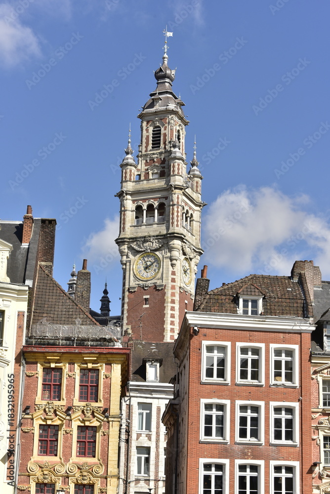 Fototapeta premium Beffroi de la Chambre du Commerce à Lille (France)