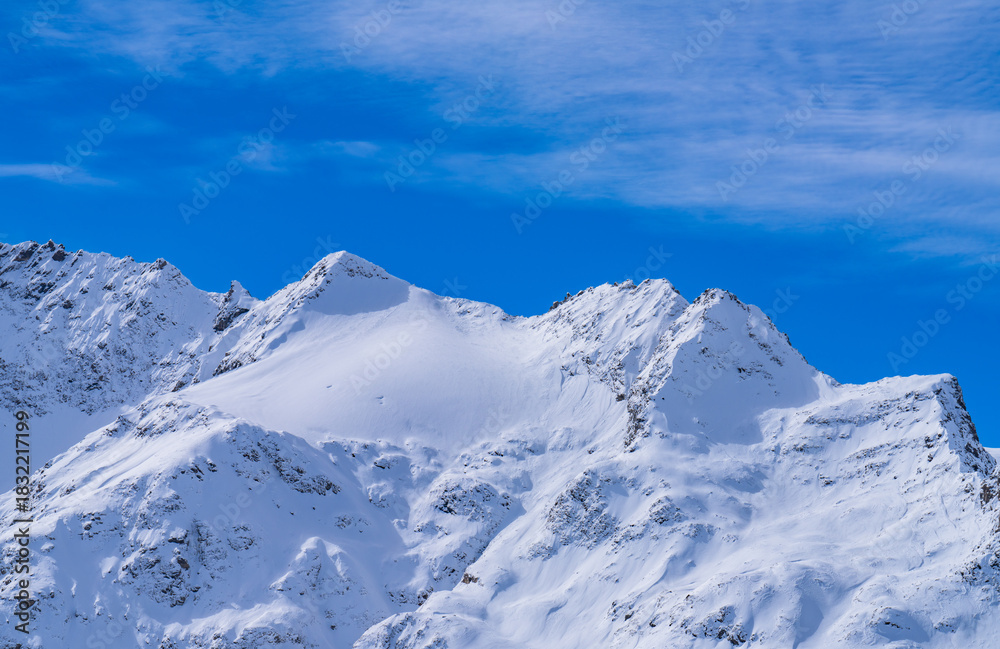 Obraz premium snow covered mountains in winter