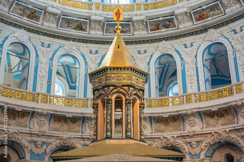 Murals and moldings of the Resurrection Cathedral in the New Jerusalem Monastery. 17th century