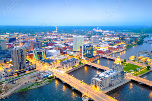 Fényképezés Cedar Rapids, Iowa, USA Cityscape on the Cedar River 2019