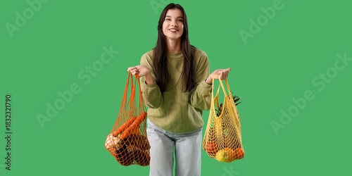 Pretty young woman with fre...