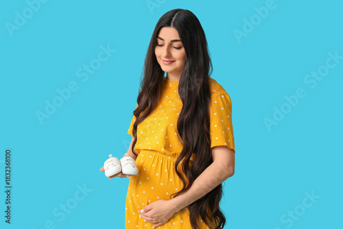 Beautiful young pregnant wo...