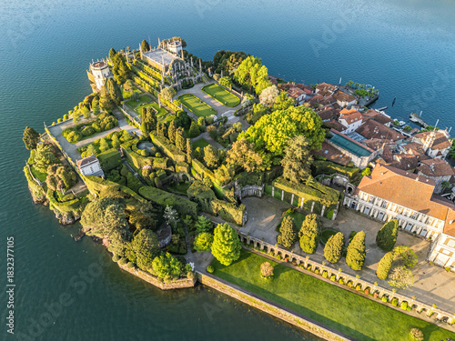 fountain, isole borromee, aerial, palazzo borromeo, trees, spring, theatre, view, symmetry, landmark, baroque, overhead, heritage, drone, formal, geometric, isola bella, gardens, destination, pattern,