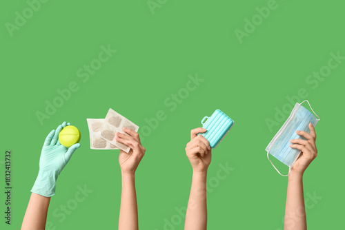 Female hands with mustard p...