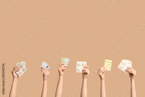 Female hands with mustard p...