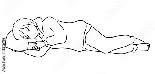 寝ながらスマホを見る女性　線画4