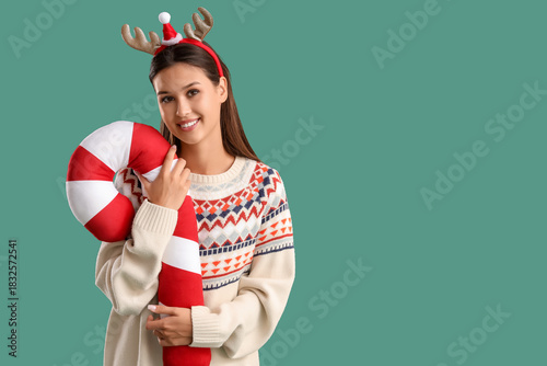 Beautiful young woman in re...