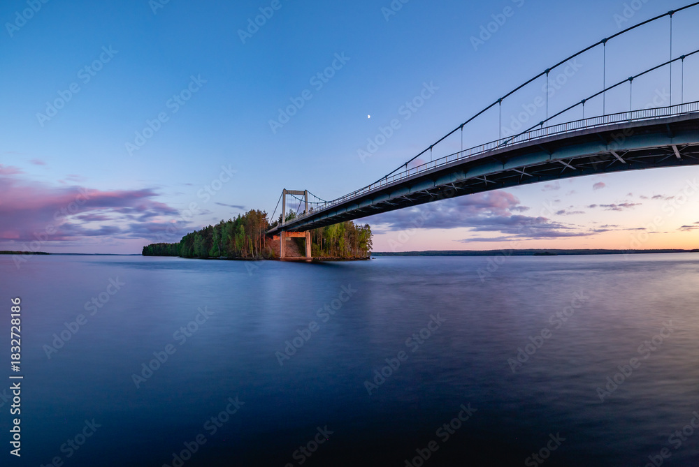 Obraz premium bridge at night
