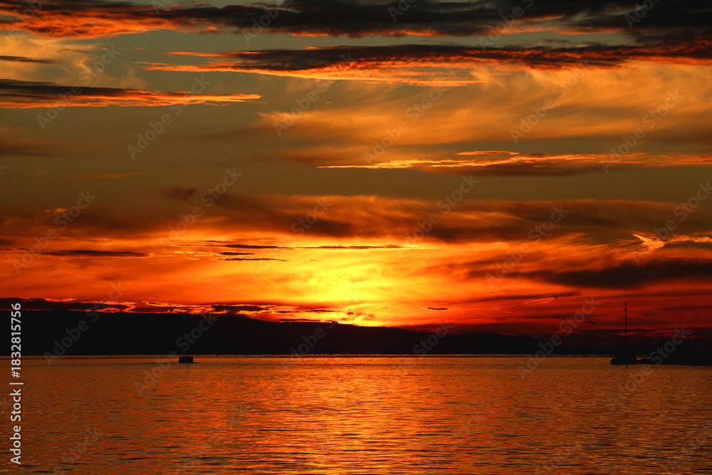 Fototapeta premium Beautiful sunset over the sea in Split, Croatia.