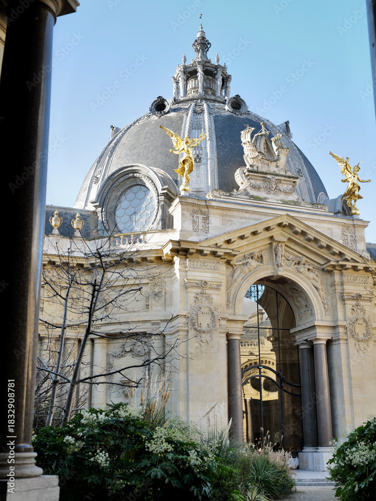 Obraz premium Petit Palais interior garden in Paris
