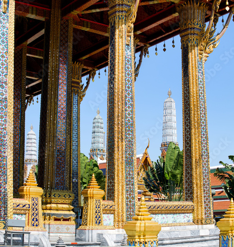 Wat Phra Kaew, on the banks of the Chao Phraya River, Bangkok, Thailand