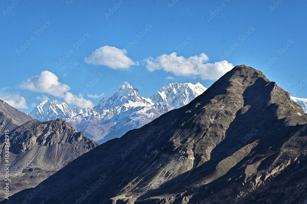 Obraz premium Nanga Parbat, Rakaposhi, and Haramosh are prominent, high-altitude mountains located in the Gilgit-Baltistan region of Pakistan. Nanga Parbat is part of the Himalayas, while Rakaposhi and Haramosh are