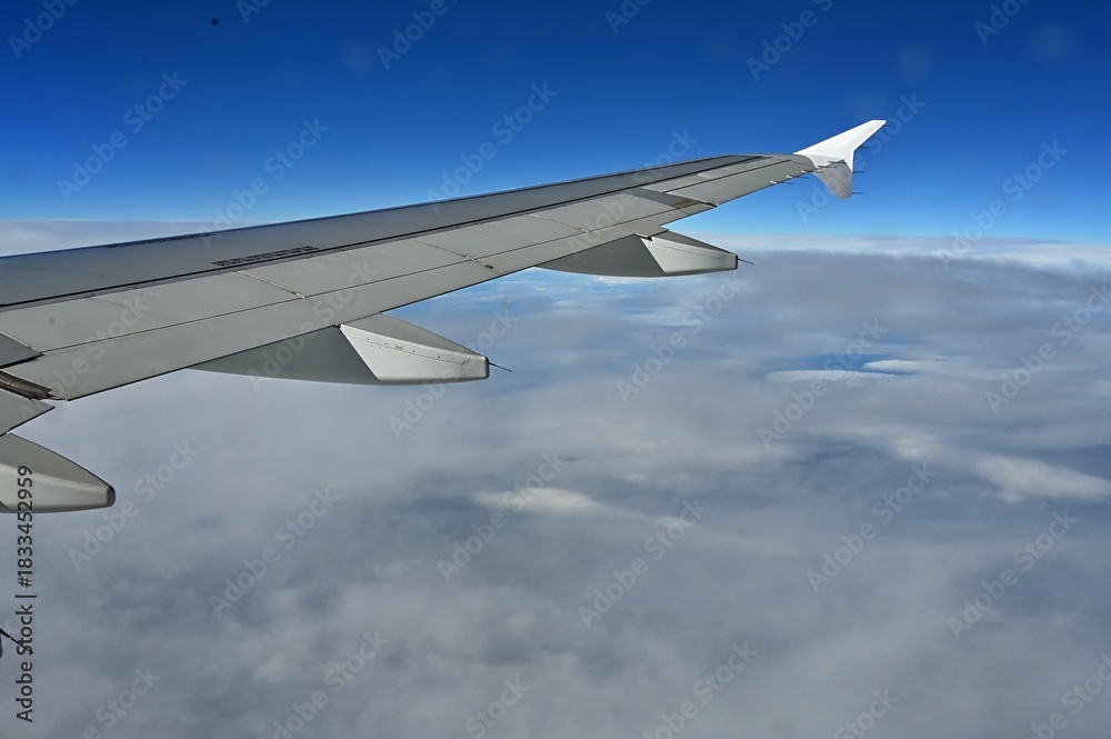 Obraz premium Blick aus einem Flugzeug