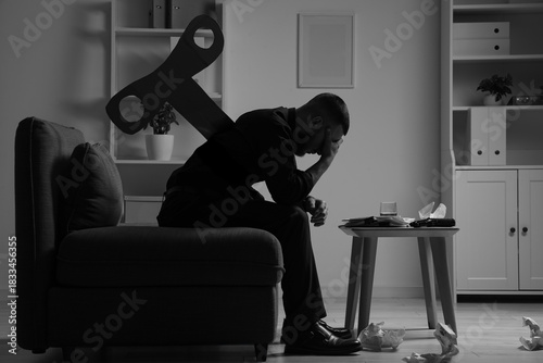 Silhouette of businessman w...