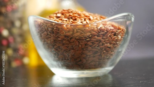 Discover the benefits of flaxseeds in healthy meals
