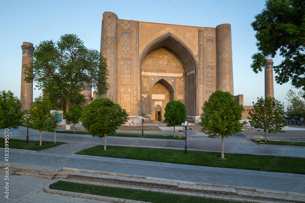 Fototapeta premium The Bibi-Khanym Mosque in Samarkand