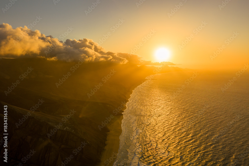 Fototapeta premium The Playa Larga is located in the southern part of the Jandía peninsula in Fuerteventura and is a wild and sprawling stretch of coastline, roughly 1.5 kilometers long