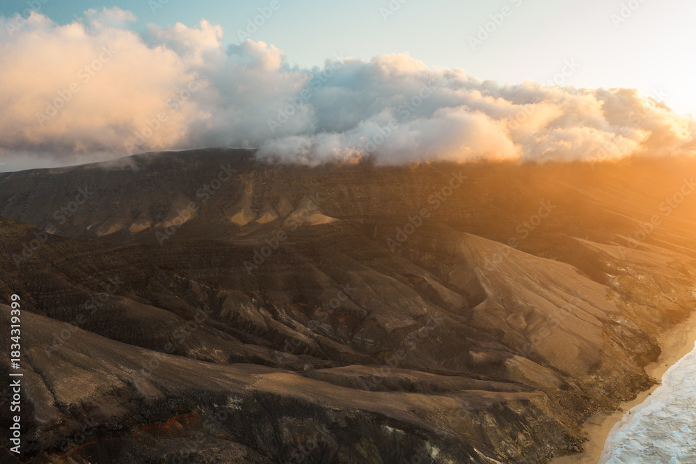 Fototapeta premium The Playa Larga is located in the southern part of the Jandía peninsula in Fuerteventura and is a wild and sprawling stretch of coastline, roughly 1.5 kilometers long