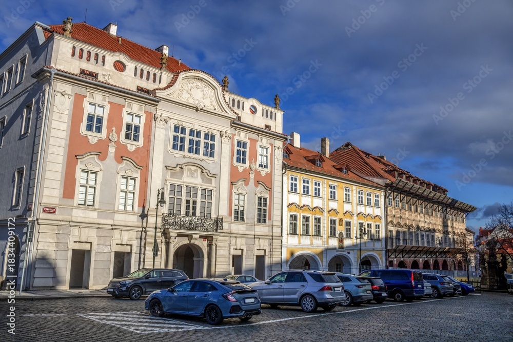 Fototapeta premium prag, tschechien - sanierte paläste auf der kleinseite