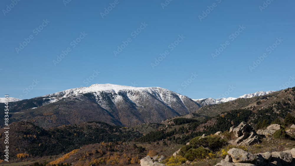 Fototapeta premium snow covered mountains