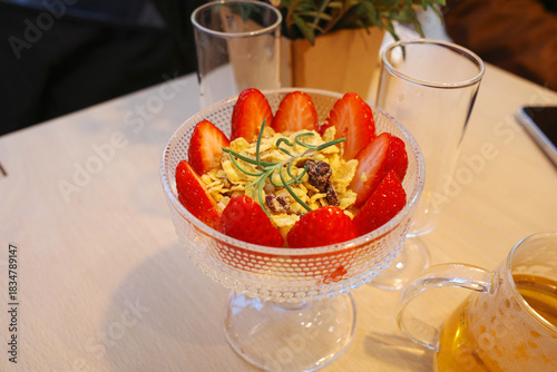 korea cafe strawberry dessert yogurt creamcheese